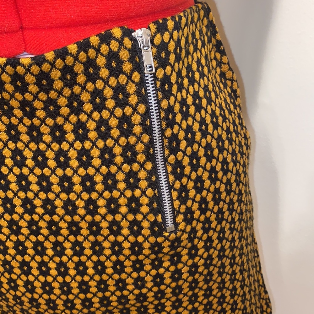 Stretchy mini skirt